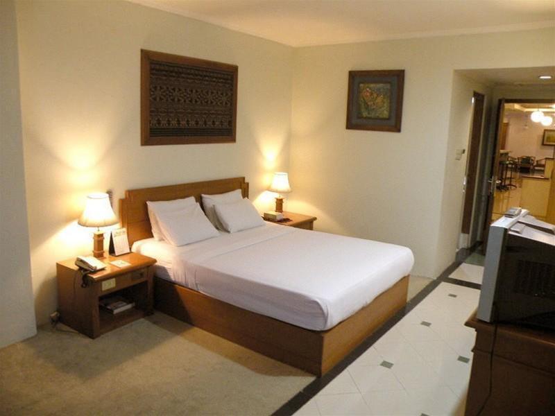 Hotel Grasia Semarang Exterior photo