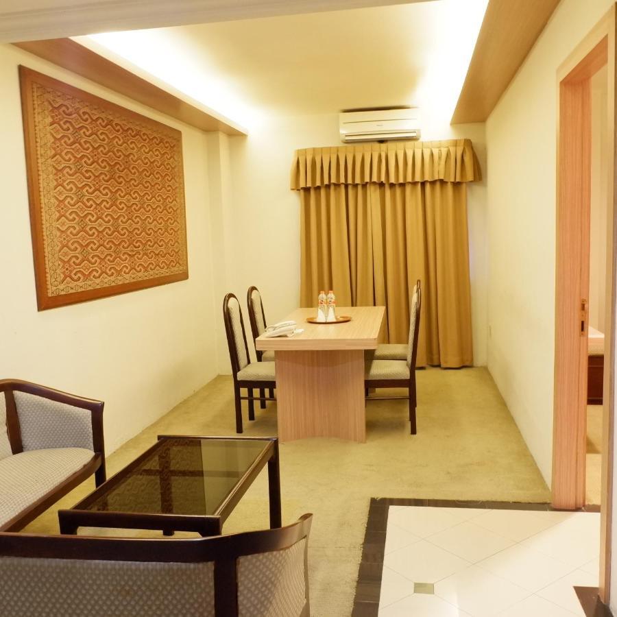 Hotel Grasia Semarang Exterior photo